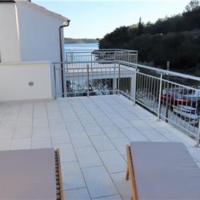 6 Bedroom Beachfront Villa with Heated Pool near Vela Luka on Korcula Island, Sleep 12